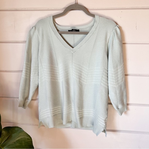 Tahari pastel green V-neck ribbed chevron short sleeve sweater Juliet large top - Picture 2 of 4